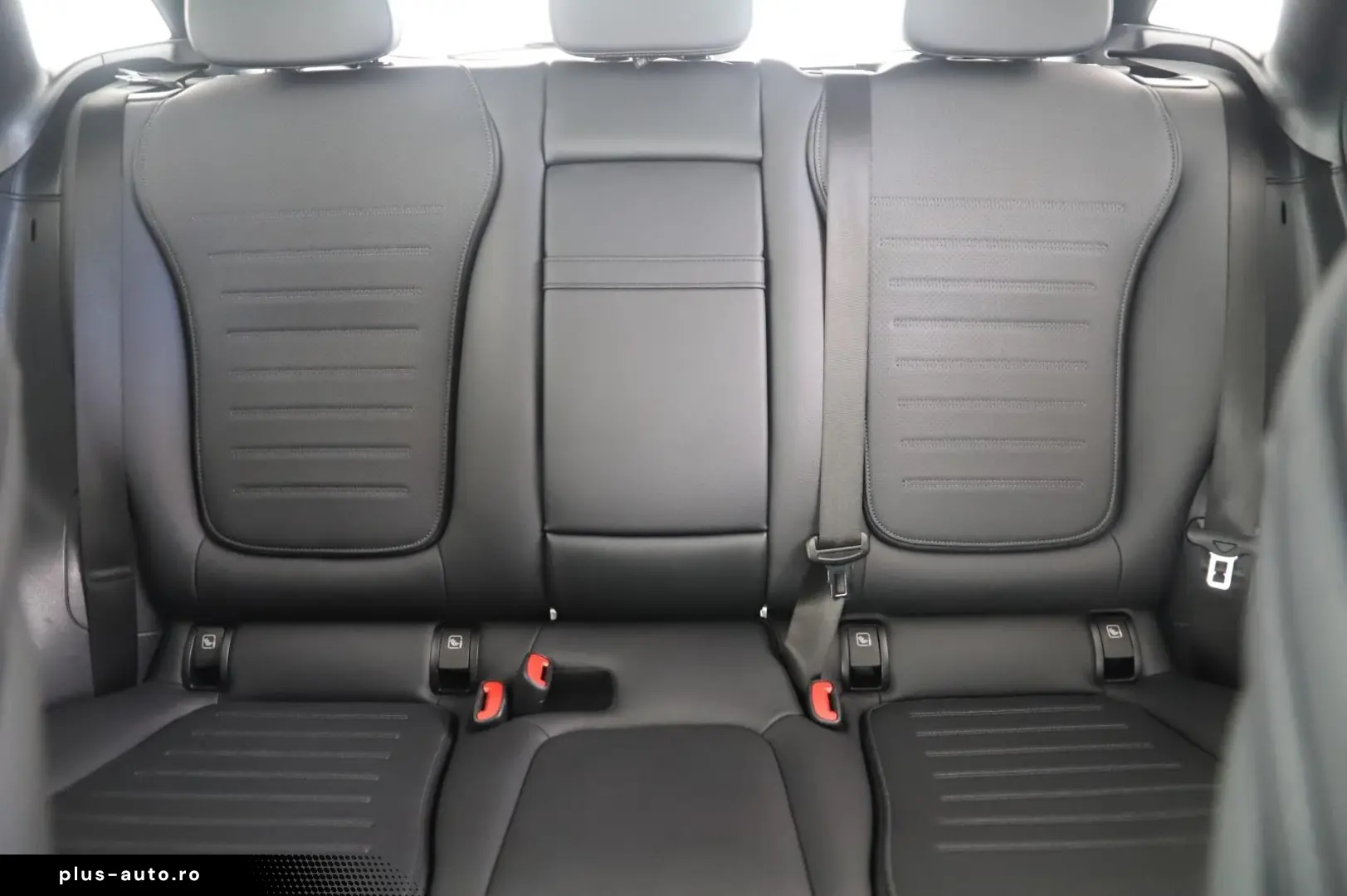 MERCEDES-BENZ GLC 200 4M AMG Line 2x LED PANO Winterp