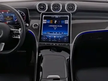 MERCEDES-BENZ GLC 200 4M AMG AHK Pano WinterP