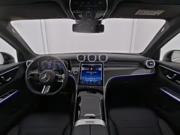 MERCEDES-BENZ GLC 200 4M AMG AHK Pano WinterP