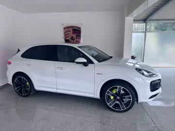 PORSCHE Cayenne E-Hybrid-Sport Design -22 Zoll- Approved