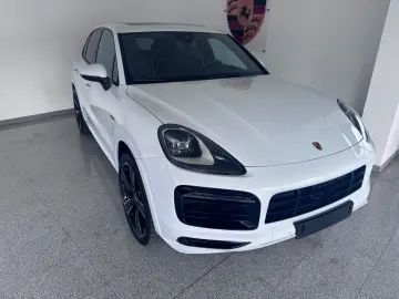 PORSCHE Cayenne E-Hybrid-Sport Design -22 Zoll- Approved