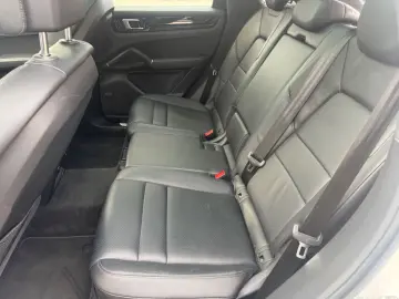 PORSCHE Cayenne E-Hybrid-Sport Design -22 Zoll- Approved