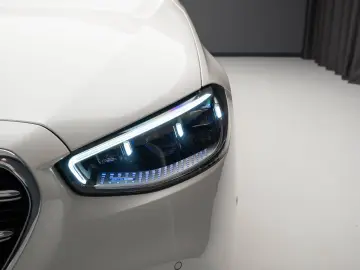 2023 Mercedes-Benz S 580 Long 4M V8 503 CP First Class TV