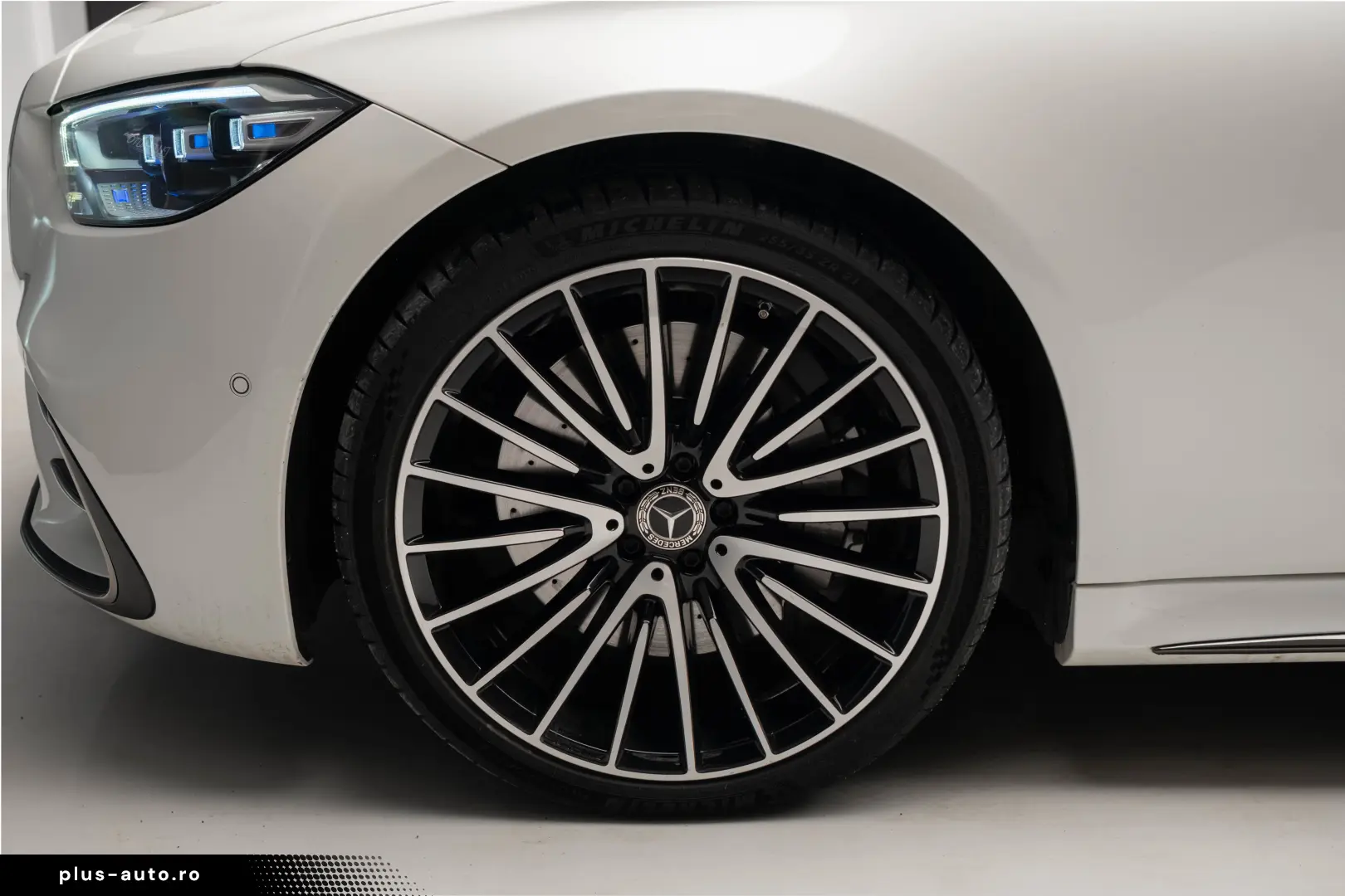 2023 Mercedes-Benz S 580 Long 4M V8 503 CP First Class TV