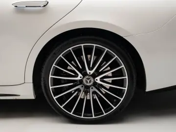 2023 Mercedes-Benz S 580 Long 4M V8 503 CP First Class TV