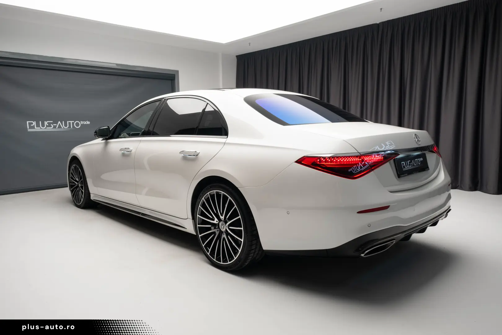 2023 Mercedes-Benz S 580 Long 4M V8 503 CP First Class TV