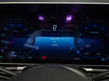 2023 Mercedes-Benz S 580 Long 4M V8 503 CP First Class TV