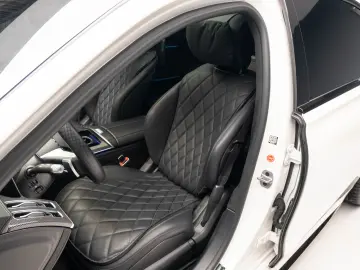 2023 Mercedes-Benz S 580 Long 4M V8 503 CP First Class TV