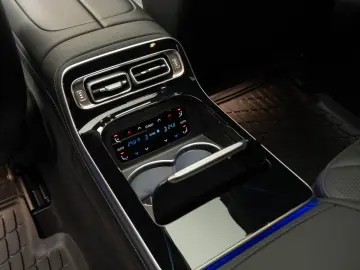 2023 Mercedes-Benz S 580 Long 4M V8 503 CP First Class TV