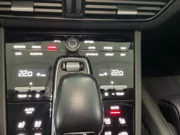 PORSCHE Cayenne E-Hybrid  1.Hd.  Scheckheft !!!