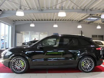 PORSCHE Cayenne E-Hybrid  PANO BOSE APPROVED-11.2027