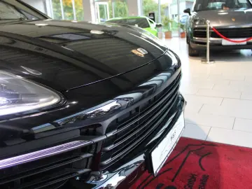 PORSCHE Cayenne E-Hybrid  PANO BOSE APPROVED-11.2027