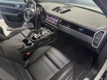 PORSCHE Cayenne Hybrid 360  Massage Burmester Sitzluft