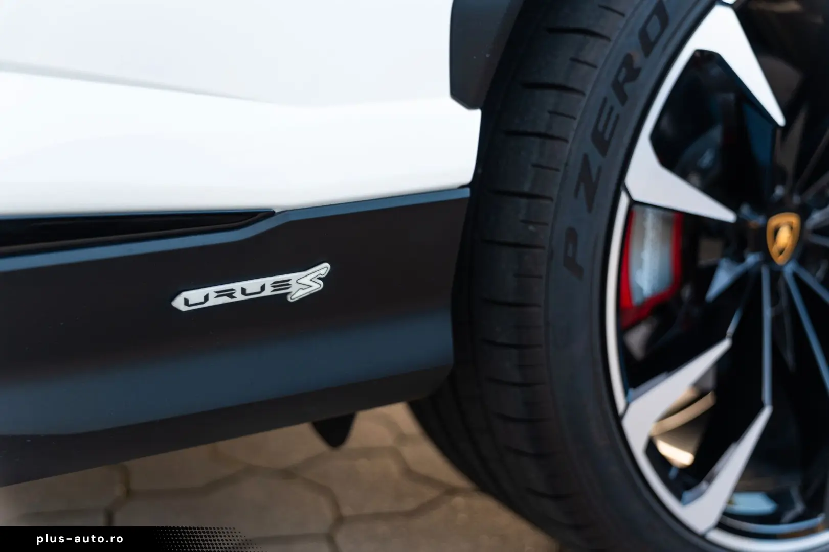 LAMBORGHINI Urus S Balloon White Pano Performante-Trim Night