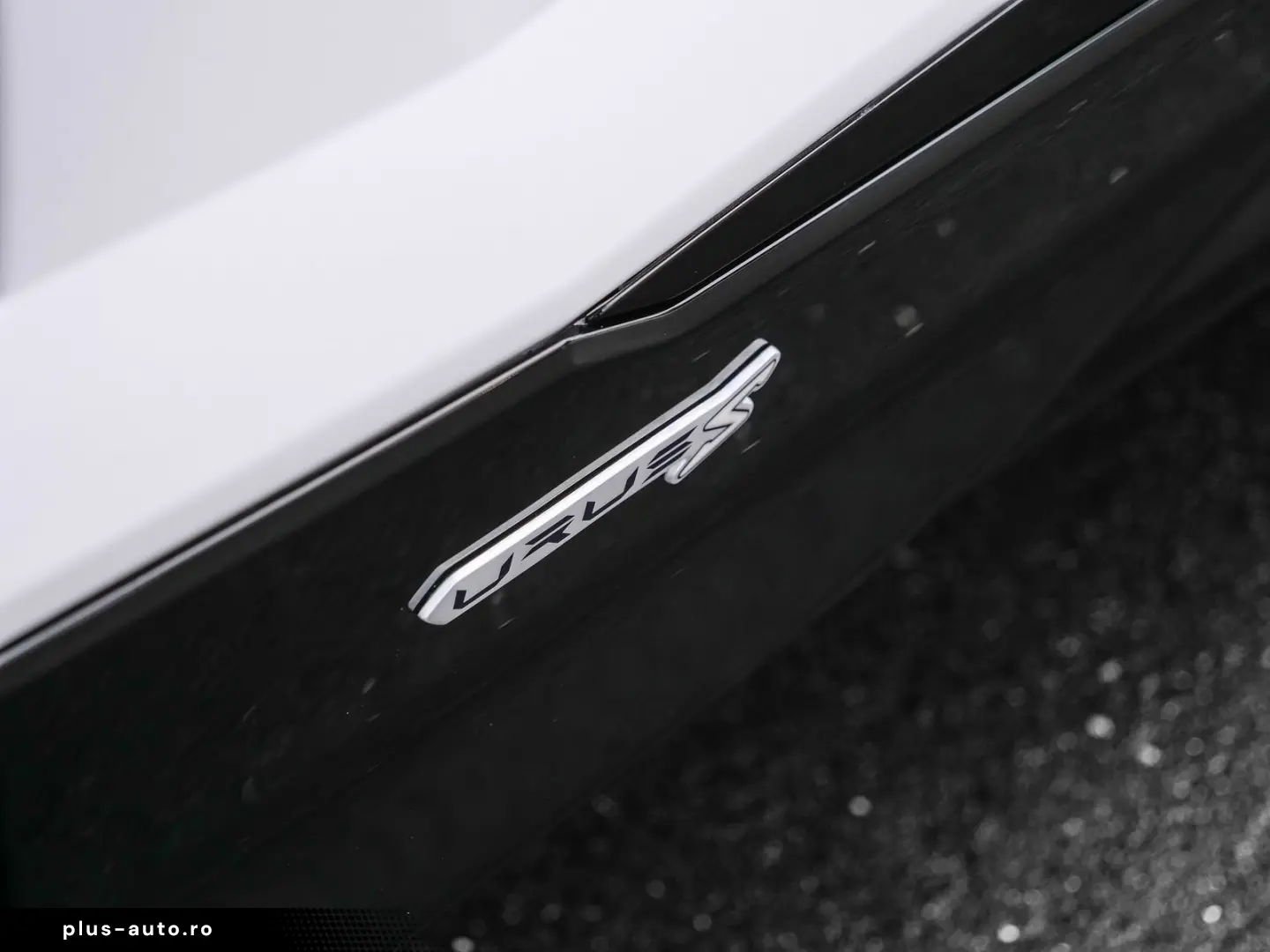 LAMBORGHINI Urus S Bianco Asopo Matt  Dark Package