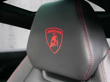 LAMBORGHINI Urus S Bianco Asopo Matt  Dark Package