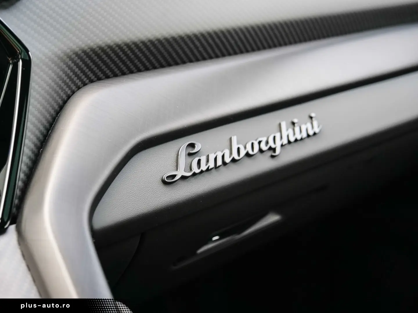 LAMBORGHINI Urus S Bianco Asopo Matt  Dark Package