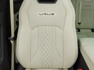 LAMBORGHINI Urus S