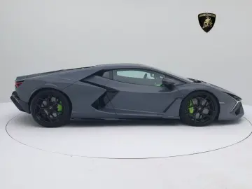 LAMBORGHINI Revuelto GRIGIO TELESTO I STYLEPAKET NERO
