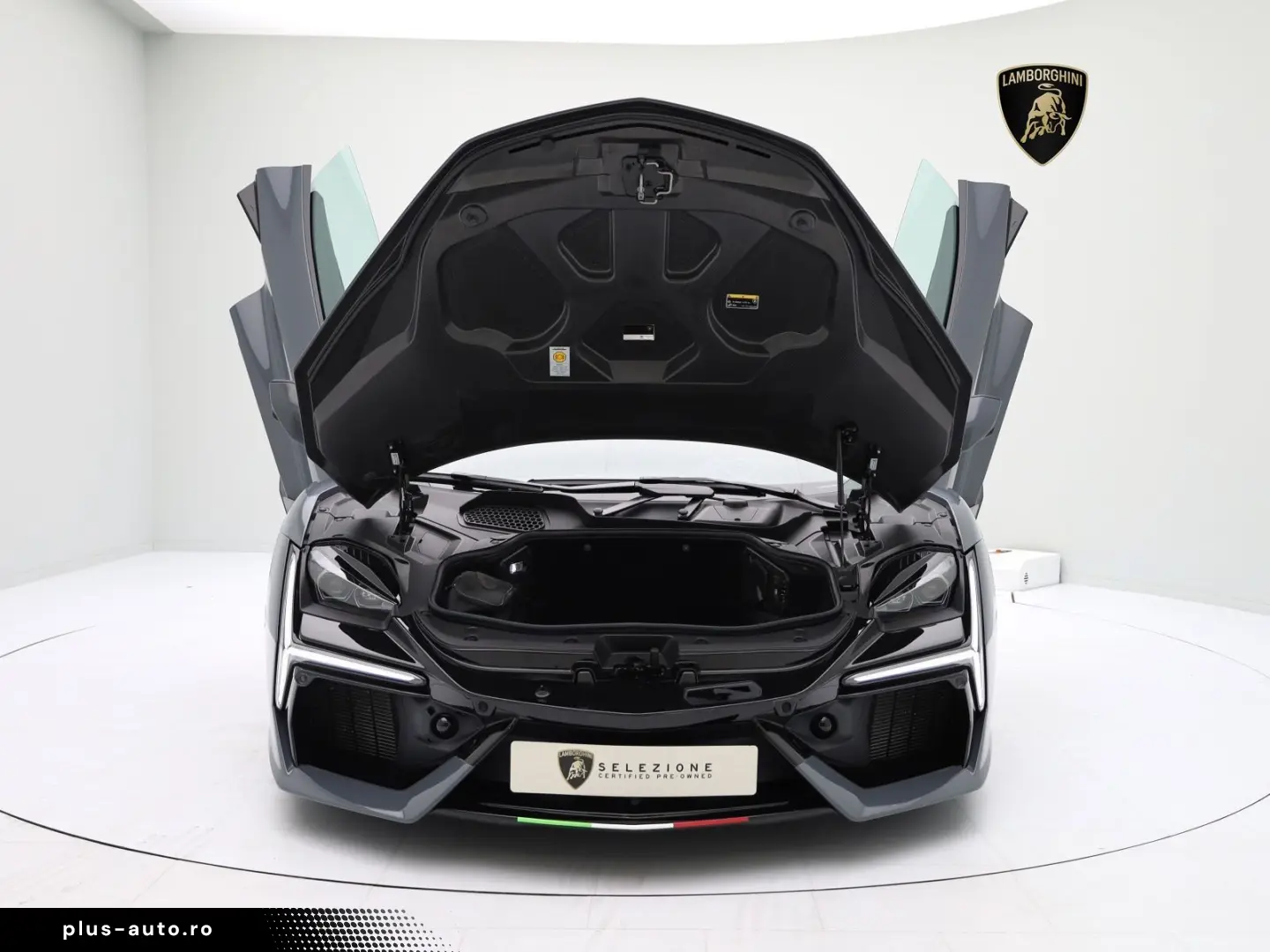 LAMBORGHINI Revuelto GRIGIO TELESTO I STYLEPAKET NERO