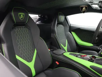 LAMBORGHINI Revuelto GRIGIO TELESTO I STYLEPAKET NERO