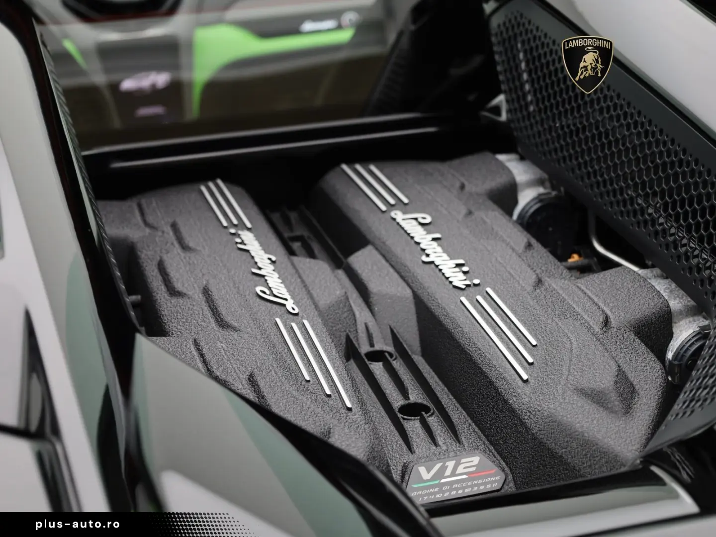 LAMBORGHINI Revuelto GRIGIO TELESTO I STYLEPAKET NERO