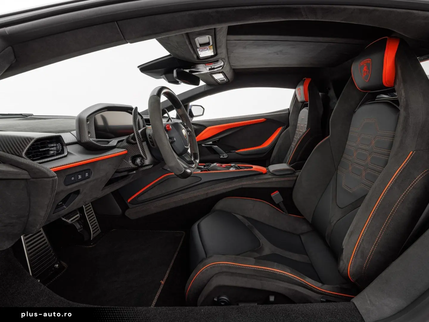 LAMBORGHINI Revuelto