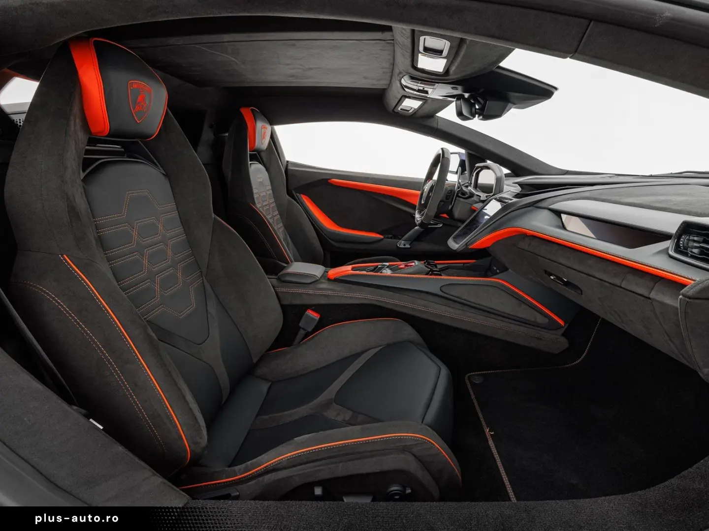 LAMBORGHINI Revuelto