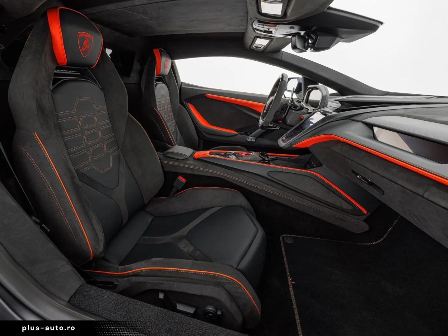 LAMBORGHINI Revuelto