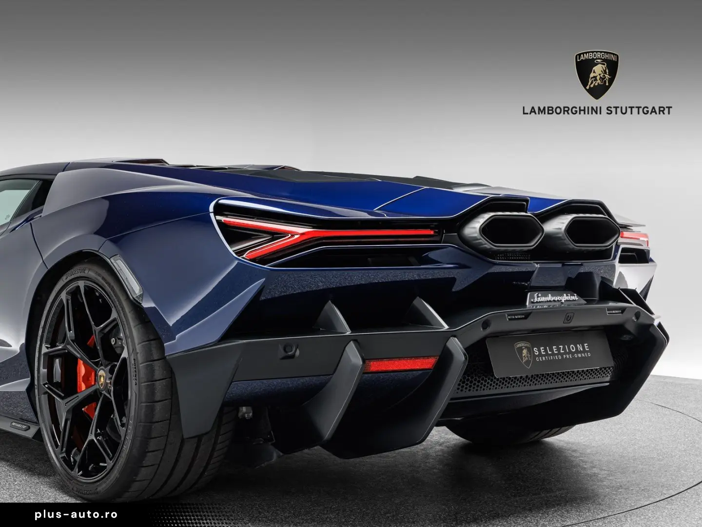 LAMBORGHINI Revuelto