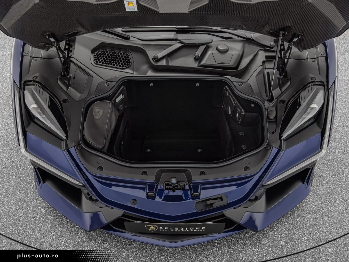 LAMBORGHINI Revuelto