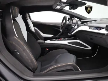 LAMBORGHINI Revuelto MY24 I VIOLA ALETHEIA I AD PERSONAM I B