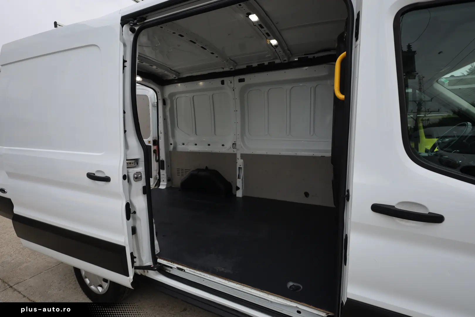 Ford Transit L2H2 2.0 MHEV 130CP