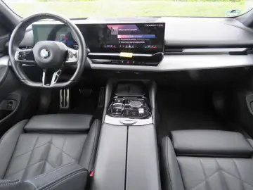 BMW 520 i Lim M Sport LED NAVI AHK 360