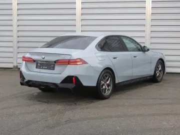 BMW 520 i Lim M Sport LED NAVI AHK 360