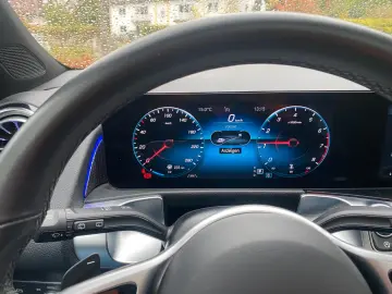 MERCEDES-BENZ GLB 200 Aut. ALLRAD PANO LED  360 CAM &hellip;