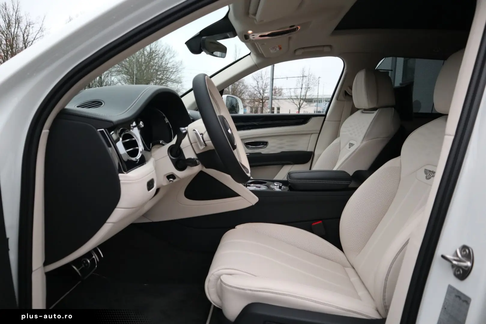 BENTLEY Bentayga V8 EWB Azure  Airline Seats B&O