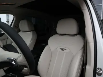 BENTLEY Bentayga V8 EWB Azure  Airline Seats B&O