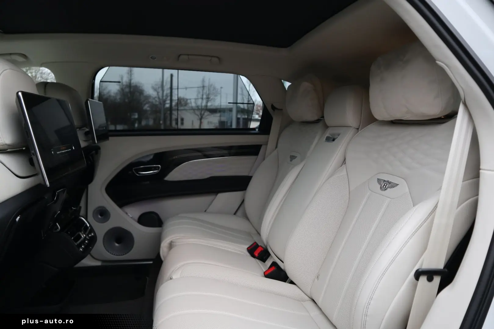 BENTLEY Bentayga V8 EWB Azure  Airline Seats B&O