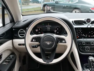 BENTLEY Bentayga V8 EWB Azure  Airline Seats B&O