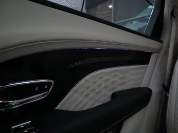 BENTLEY Bentayga V8 EWB Azure  Airline Seats B&O