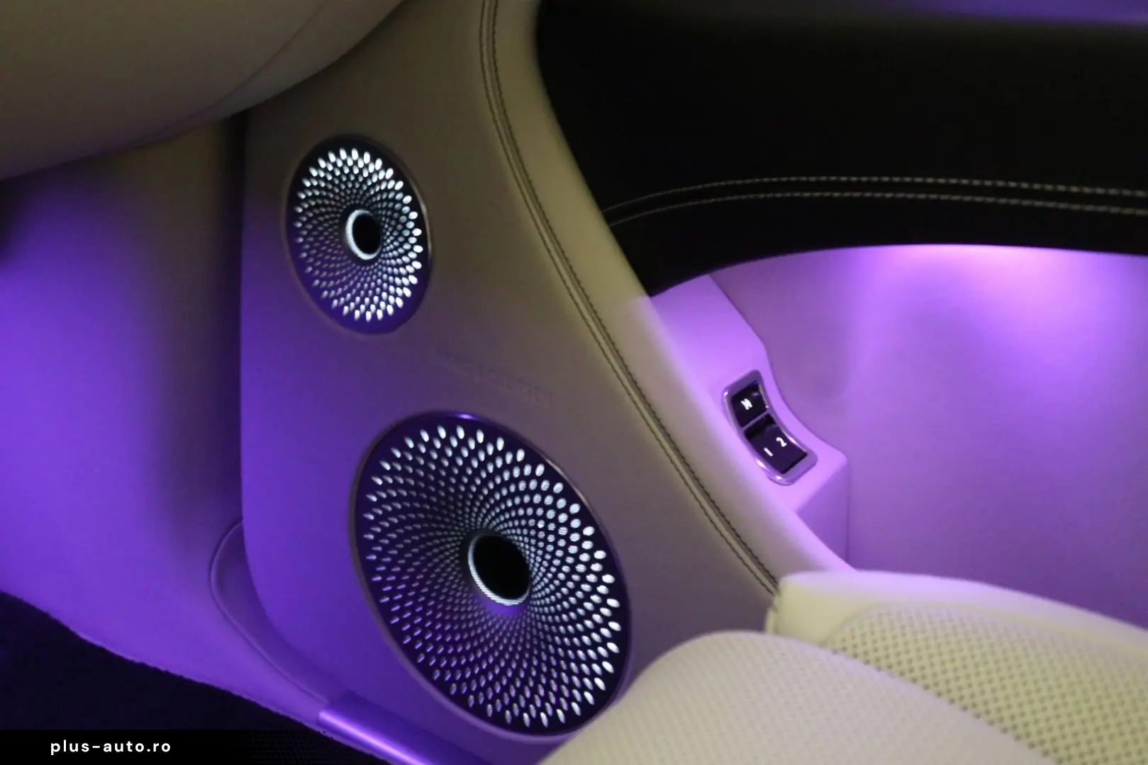 BENTLEY Bentayga V8 EWB Azure  Airline Seats B&O