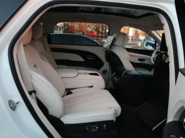 BENTLEY Bentayga V8 EWB Azure  Airline Seats B&O