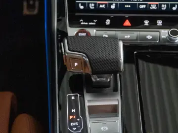 Audi RSQ8 Pano Matrix HUD Luft Softclose