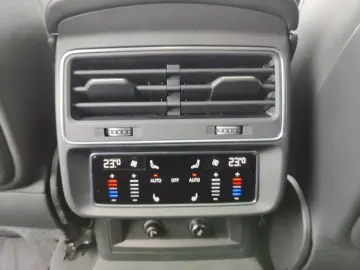 Audi SQ8 4.0 TFSI Tiptr.  Matrix LED  AHK  HUD  Pano