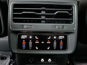 Audi RSQ8 TFSI Facelift sw-sw Park  HUD