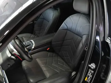 BMW 760 e XDRIVE M Sport  STOC LIVRARE IMEDIATA