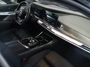 BMW 760 e XDRIVE M Sport  STOC LIVRARE IMEDIATA