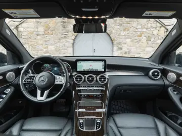 MERCEDES-BENZ GLC 300 4Matic 360  LED TOTW PANO