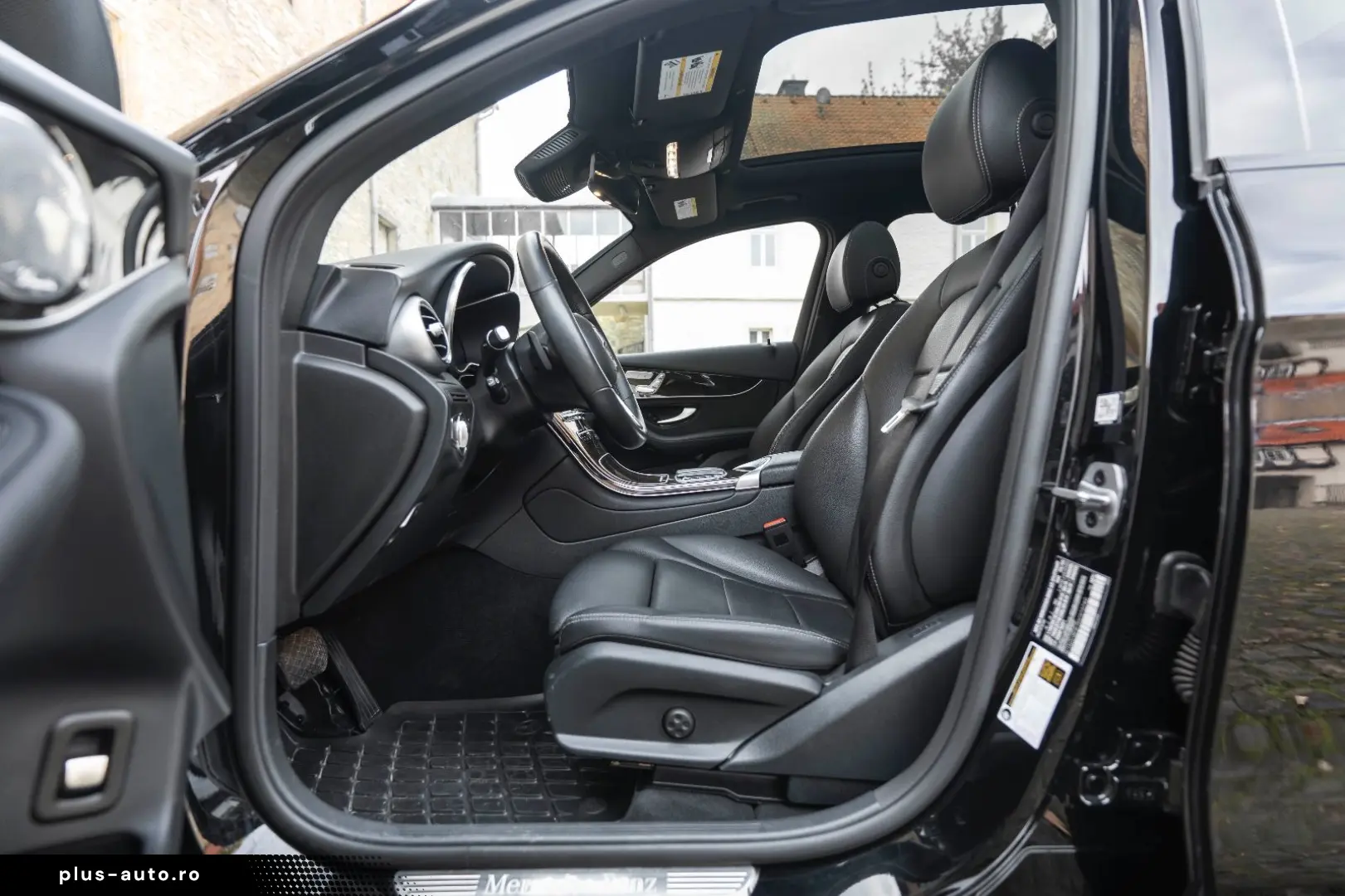 MERCEDES-BENZ GLC 300 4Matic 360  LED TOTW PANO